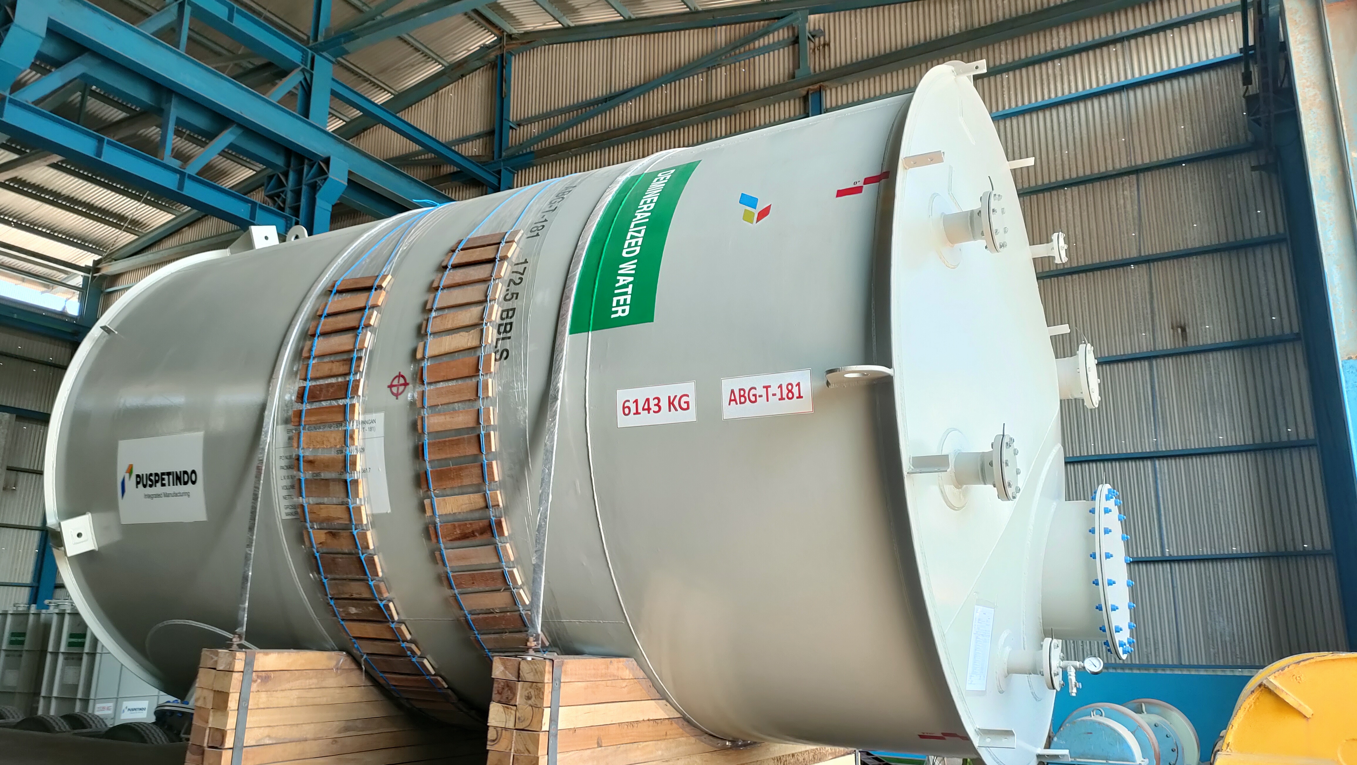 Demineralized Water Tank buatan PT. Puspetindo dikirim dengan profesionalisme tinggi